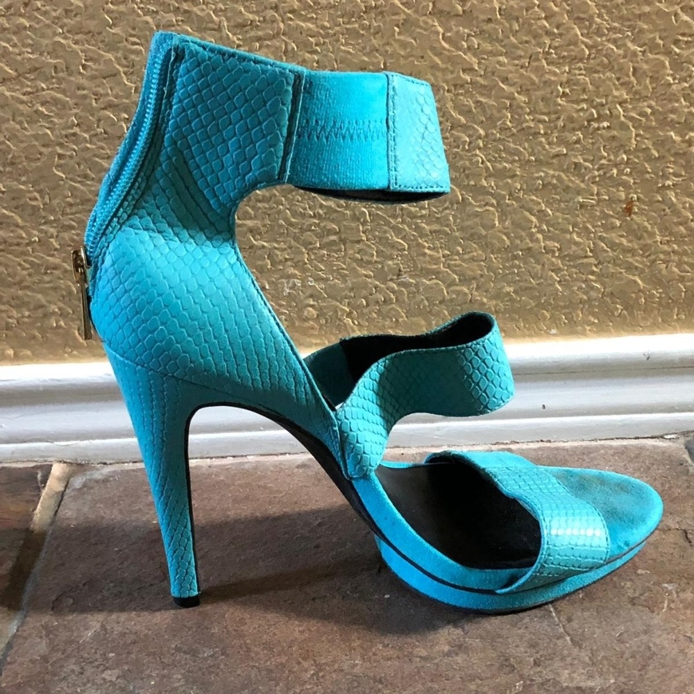 Strappy eye popping color sandals